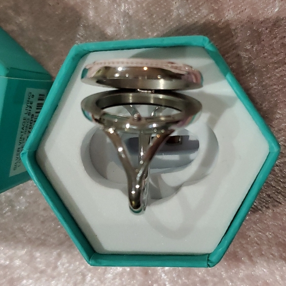 Origami Owl Ring 💍 - Picture 3 of 7